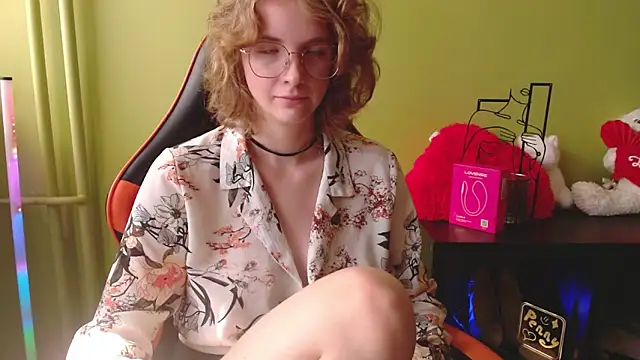 juicyPenny online show from June 2026 06:27:01 AM