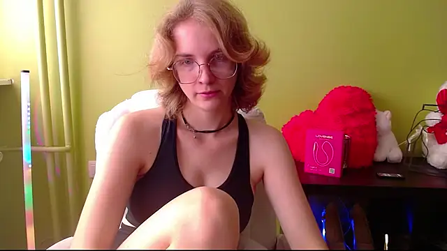 juicyPenny online show from June 2026 06:51:01 AM