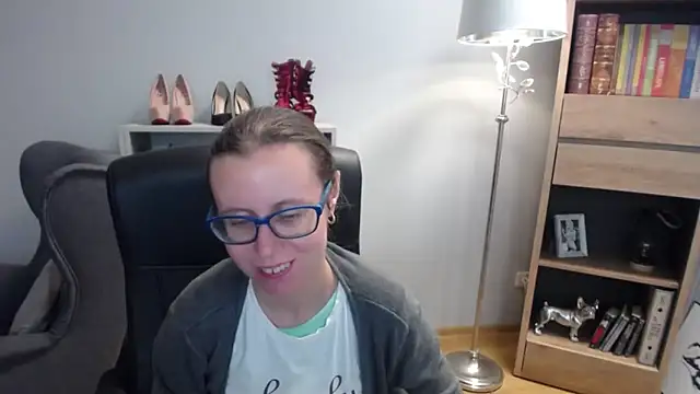 Snapshot of sweetxLizzy chatting on September 2025 04:25:01 AM sweetxLizzy online show from September 2025 04:25:01 AM
