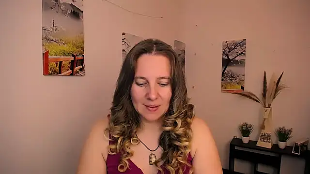 Snapshot of Darklure_ chatting on September 2025 08:52:02 PM Darklure online show from September 2025 08:52:02 PM