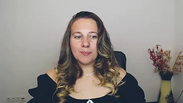 Snapshot of Darklure_ chatting on September 2025 09:03:02 PM Darklure online show from September 2025 09:03:02 PM