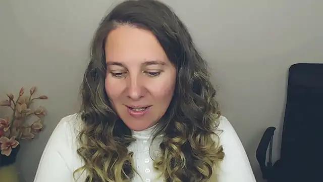 Snapshot of Darklure_ chatting on October 2025 09:21:01 PM Darklure online show from October 2025 09:21:01 PM