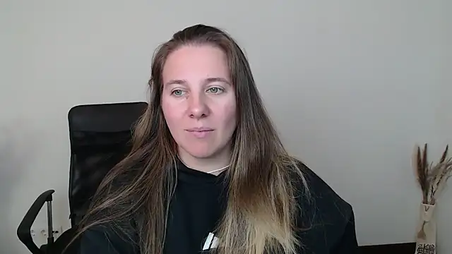 Snapshot of Darklure_ chatting on October 2025 02:51:02 PM Darklure online show from October 2025 02:51:02 PM