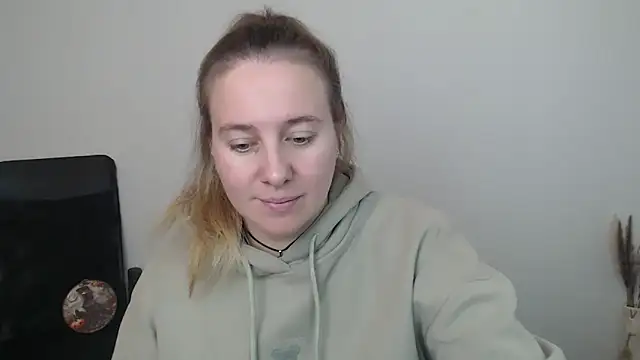 Snapshot of Darklure_ chatting on November 2025 01:13:01 PM Darklure online show from November 2025 01:13:01 PM