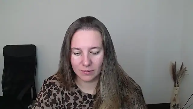 Snapshot of Darklure_ chatting on November 2025 09:09:01 AM Darklure online show from November 2025 09:09:01 AM