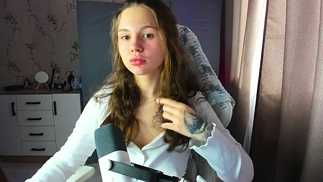 Snapshot of yourdreamm_ chatting on November 2025 08:15:02 AM yourdreamm online show from November 2025 08:15:02 AM