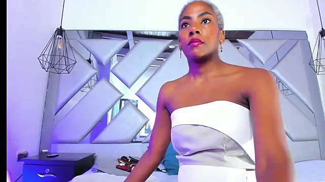 Lorenn Hill online show from January 2026 01:15:01 PM