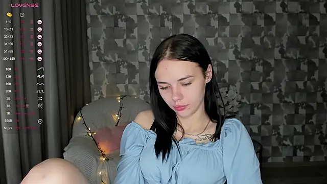 Snapshot of Kseni_a chatting on December 2025 03:19:01 PM Kseni a online show from December 2025 03:19:01 PM