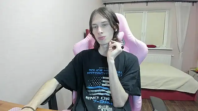 Snapshot of eleganc3 chatting on September 2025 09:30:01 PM eleganc3 online show from September 2025 09:30:01 PM