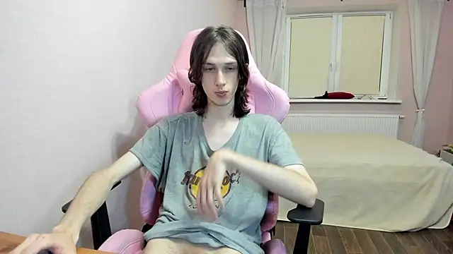 Snapshot of eleganc3 chatting on September 2025 08:58:02 PM eleganc3 online show from September 2025 08:58:02 PM