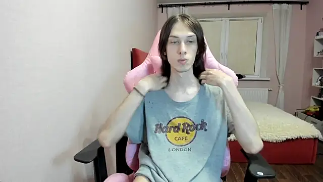 Snapshot of eleganc3 chatting on October 2025 09:37:01 PM eleganc3 online show from October 2025 09:37:01 PM