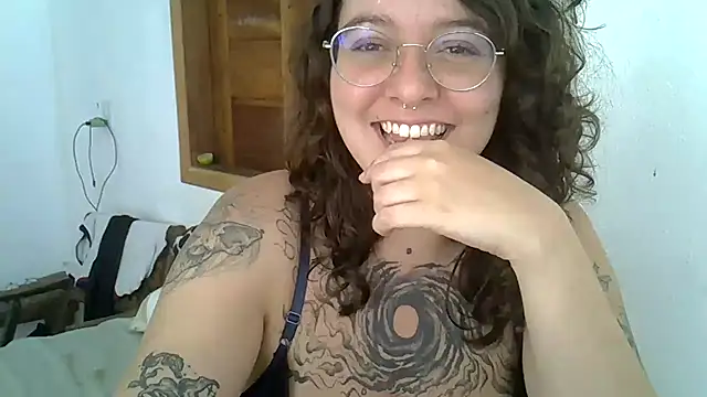 Blue Liz online show from November 2025 06:59:02 PM