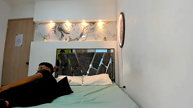 Snapshot of TWINKS_BOYS1 chatting on December 2025 07:30:02 PM TWINKS BOYS1 online show from December 2025 07:30:02 PM