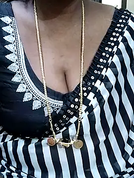 Snapshot of shobini chatting on October 2025 03:46:02 PM shobini online show from October 2025 03:46:02 PM