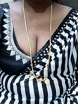 Snapshot of shobini chatting on October 2025 01:55:02 PM shobini online show from October 2025 01:55:02 PM