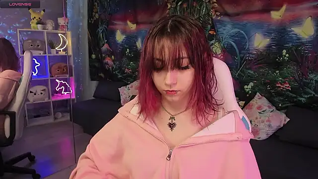 Snapshot of ClaraParks chatting on February 2026 06:41:02 PM ClaraParks online show from February 2026 06:41:02 PM