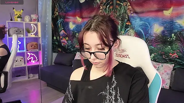 Snapshot of ClaraParks chatting on March 2026 06:58:02 PM ClaraParks online show from March 2026 06:58:02 PM