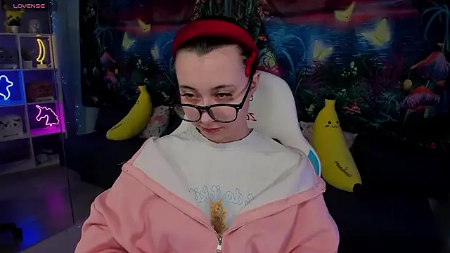 Snapshot of ClaraParks chatting on March 2026 07:39:02 PM ClaraParks online show from March 2026 07:39:02 PM