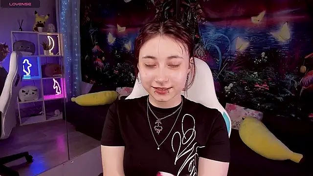 Snapshot of ClaraParks chatting on March 2026 07:47:02 PM ClaraParks online show from March 2026 07:47:02 PM