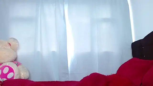 Charlothe Wright online show from October 2025 05:52:02 PM