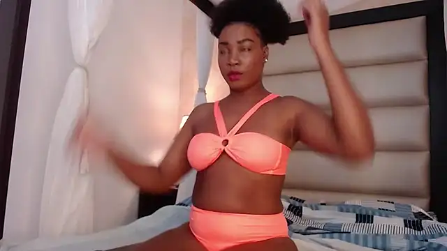 Snapshot of AvaLucci chatting on October 2025 12:39:02 PM AvaLucci online show from October 2025 12:39:02 PM