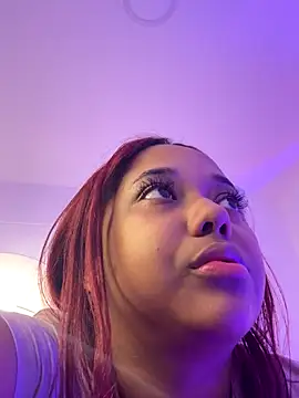 Snapshot of _Zahara_ chatting on September 2025 12:54:02 AM Zahara online show from September 2025 12:54:02 AM