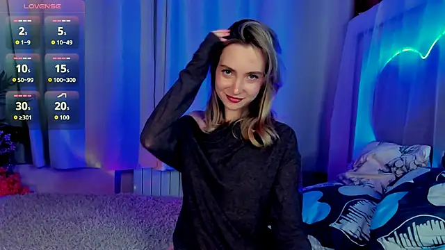 Snapshot of EllaBloom chatting on December 2025 03:43:01 PM EllaBloom online show from December 2025 03:43:01 PM