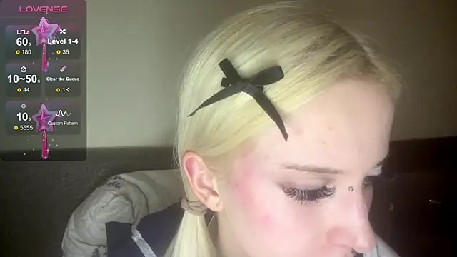 kittywithu online show from November 2025 12:14:02 PM