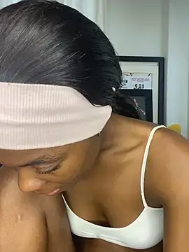 Snapshot of prettydollyy chatting on March 2026 07:27:01 AM prettydollyy online show from March 2026 07:27:01 AM