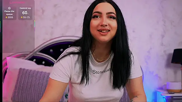 Snapshot of SweetySasha18 chatting on May 2026 05:18:01 PM SweetySasha18 online show from May 2026 05:18:01 PM