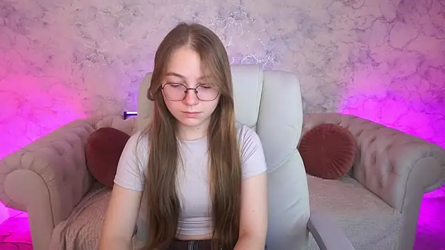 ArrinaWairr online show from November 2025 09:01:01 AM