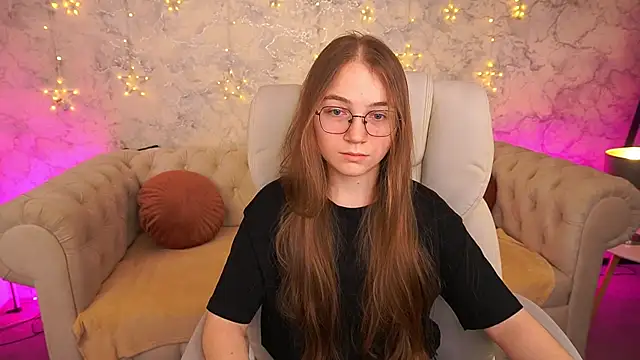 Snapshot of ArrinaWairr chatting on February 2026 09:13:02 AM ArrinaWairr online show from February 2026 09:13:02 AM