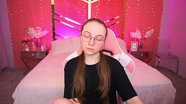 Snapshot of ArrinaWairr chatting on February 2026 09:04:02 AM ArrinaWairr online show from February 2026 09:04:02 AM