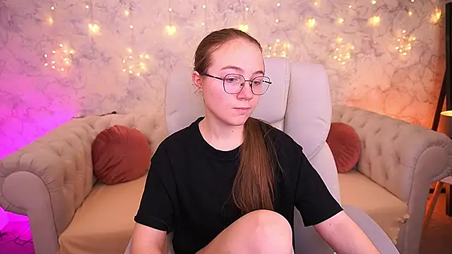 Snapshot of ArrinaWairr chatting on February 2026 08:38:01 AM ArrinaWairr online show from February 2026 08:38:01 AM