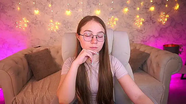 Snapshot of ArrinaWairr chatting on March 2026 07:35:02 AM ArrinaWairr online show from March 2026 07:35:02 AM