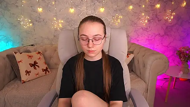 Snapshot of ArrinaWairr chatting on March 2026 07:14:02 AM ArrinaWairr online show from March 2026 07:14:02 AM