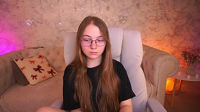 Snapshot of ArrinaWairr chatting on March 2026 06:25:01 AM ArrinaWairr online show from March 2026 06:25:01 AM