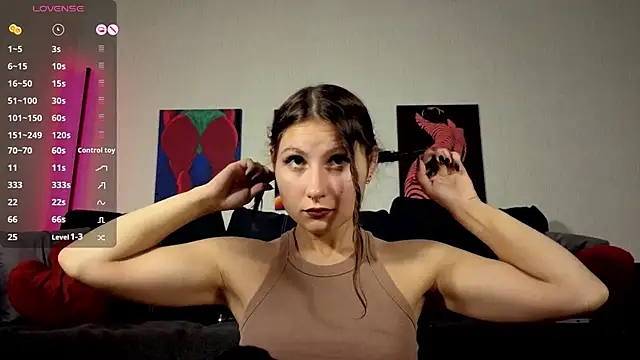 TrixiBell online show from September 2025 04:14:02 AM