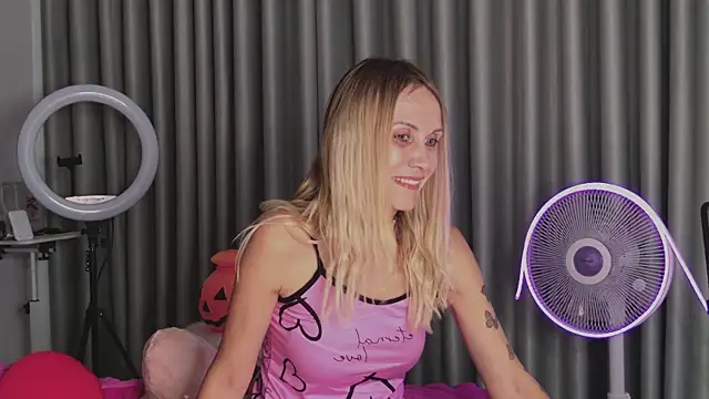 goddess kate   online show from October 2025 08:40:01 AM