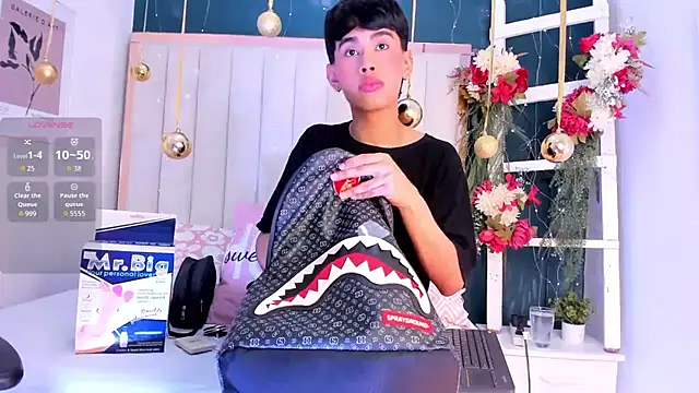 Jim twink online show from December 2025 07:33:02 PM