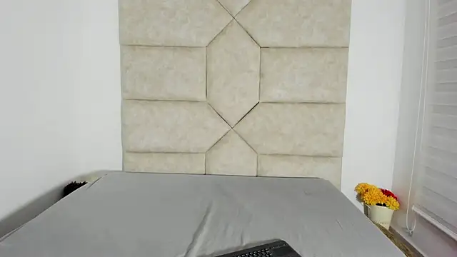 Rosse Evans 3 online show from September 2025 12:45:02 AM