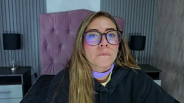 Bonnali lune online show from March 2026 09:51:01 PM