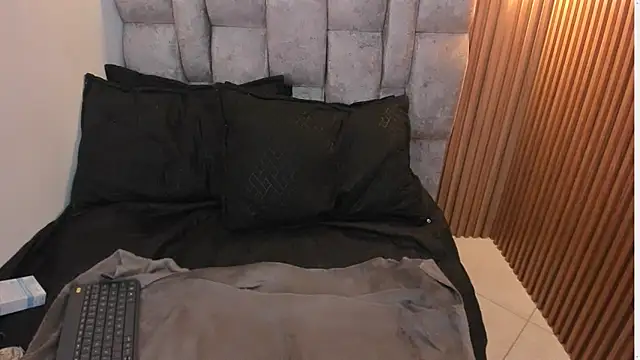 roxanne dl online show from September 2025 12:43:02 PM