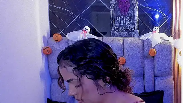 roxanne dl online show from October 2025 04:41:01 PM