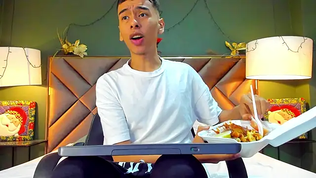 Snapshot of Aiden_Royce chatting on December 2025 05:05:01 AM Aiden Royce online show from December 2025 05:05:01 AM