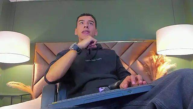 Snapshot of Aiden_Royce chatting on January 2026 05:56:01 AM Aiden Royce online show from January 2026 05:56:01 AM