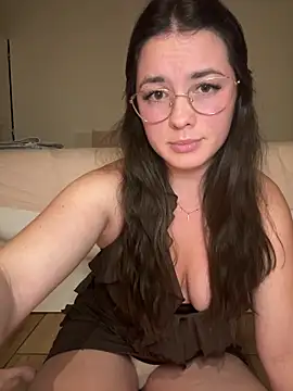 Snapshot of liloush__ chatting on June 2026 09:19:02 PM liloush online show from June 2026 09:19:02 PM