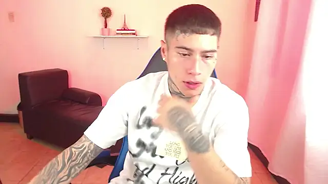 Snapshot of setthomas chatting on September 2025 01:44:02 PM setthomas online show from September 2025 01:44:02 PM