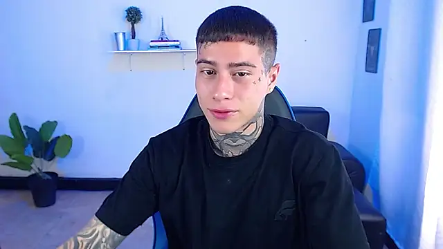 Snapshot of setthomas chatting on September 2025 02:41:01 PM setthomas online show from September 2025 02:41:01 PM