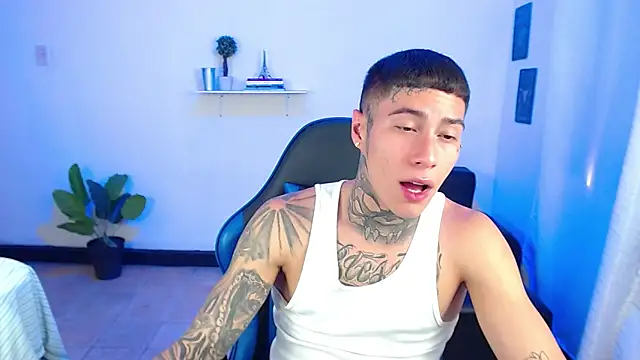 Snapshot of setthomas chatting on October 2025 02:25:02 PM setthomas online show from October 2025 02:25:02 PM